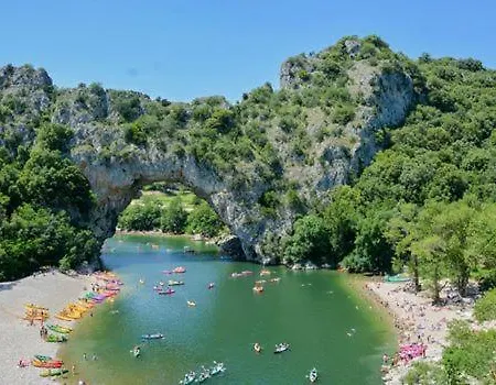 Hébergement de vacances De L'aspe 135m2, 6p, 3ch Avec Piscine Privative, Jardin Ombrage Clos